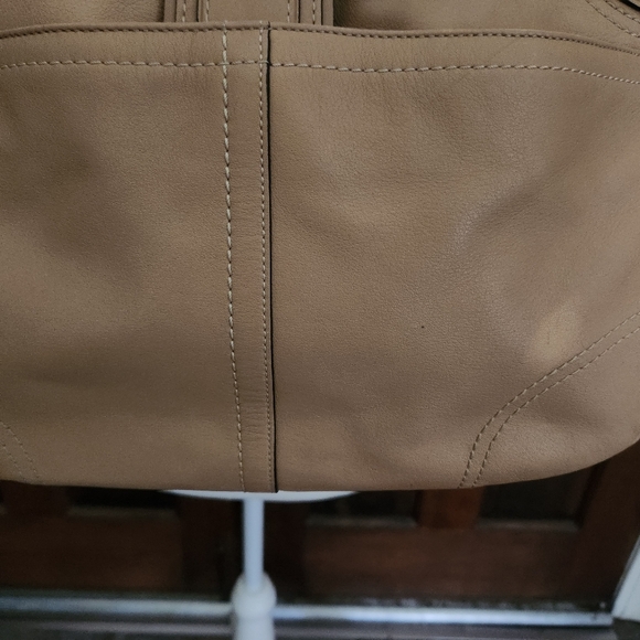 Coach Hamptons Big Buckle Medium Beige Leather Hobo F11197 - Picture 15 of 16